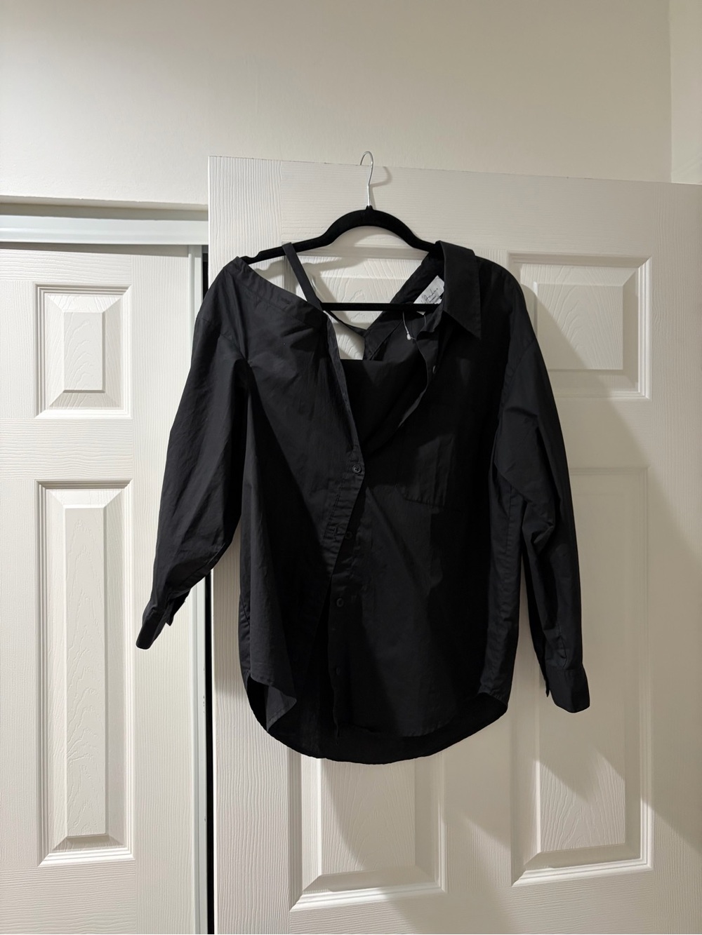 L'Academie Black Off-Shoulder Button-Down Blouse - Picture 7 of 8